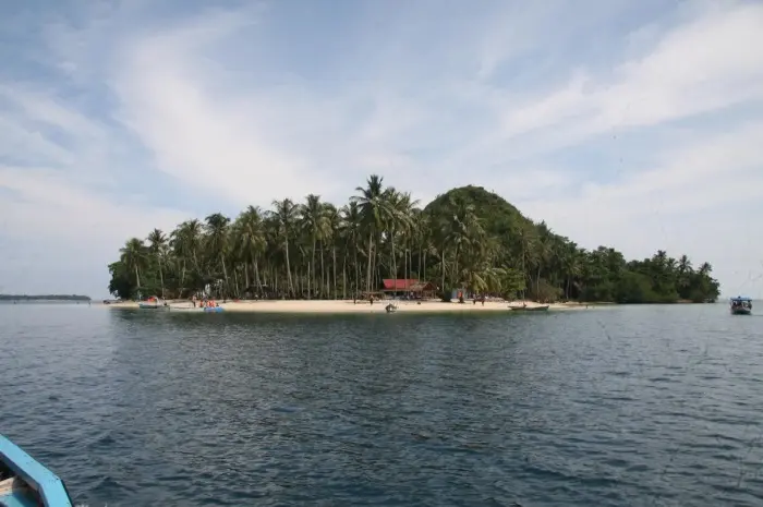 Pulau Pasumpahan, Menikmati Keindahan Alam dan Aktivitas Seru di Padang